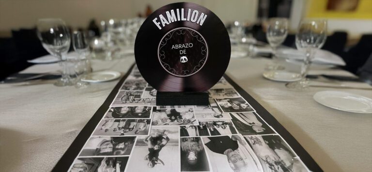 Mesa de cumpleaños de 80 de Héctor